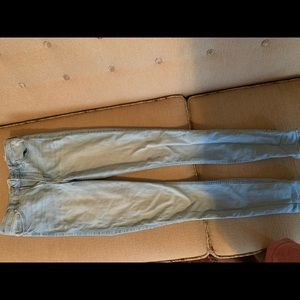 Stretchy high waisted jeans